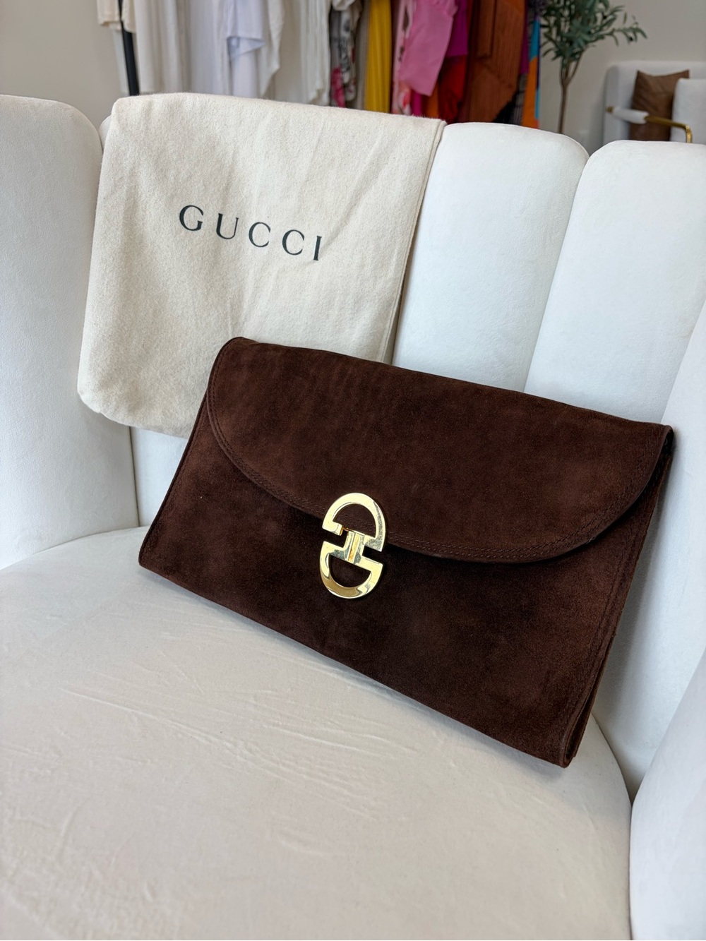 Gucci Brown Suede Envelope Clutch with Gold Logo - Picture 2 of 2